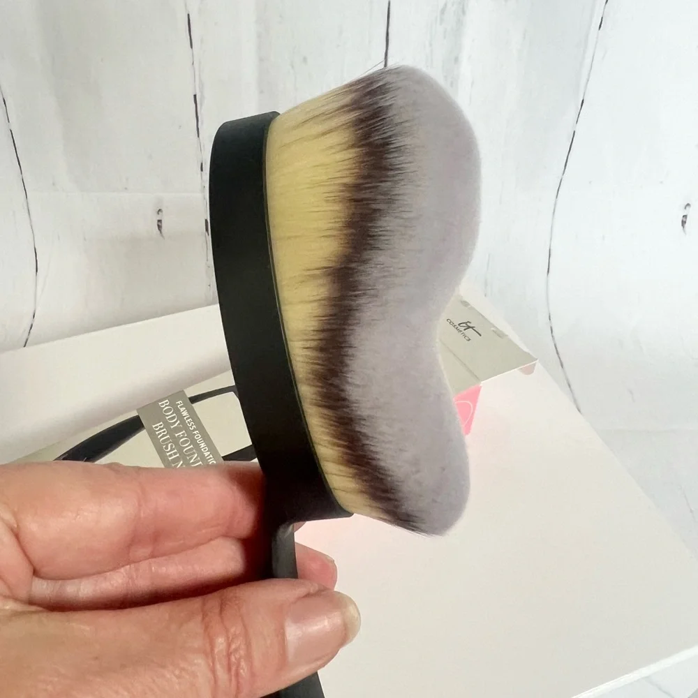IT Cosmetics Heavenly Luxe Body Foundation Brush #28